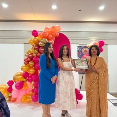 VinitaKinra's profile picture. 📕AUTHOR