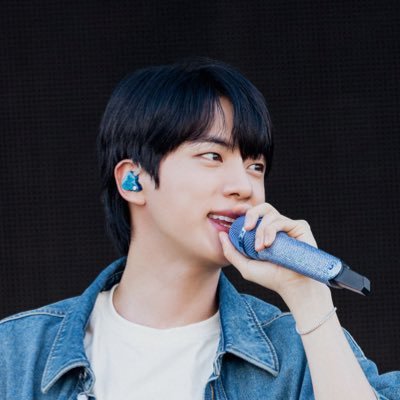 triviafalling's profile picture. BTS is my universe ∙ Borabot & Chartarmy ∙ OT7 ∙ ARMY since 21’ 💜