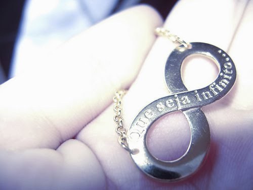 Quem se descreve se limita ;)