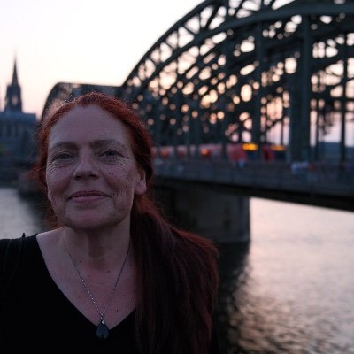 KopfYvonne's profile picture. #LiebeIstAlles #SchönesGegenDoofes #FloodTheZoneMitSchoenem

Sehr glücklich vergeben und unglaublich dankbar dafür. ♥️
