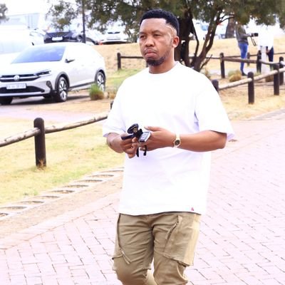 ItumelengTsapi's profile picture. I live for those who will come after me.