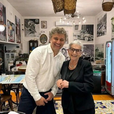 ElizabethE352's profile picture. Social/media agency Personal Assistant and online broadcaster to @Jonas Kaufmann