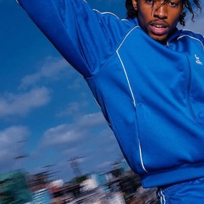 Lili_copywriter's profile picture. Professional copywriter | Crypto boss bitch | Ui/Ux Designer and ai creative artist.