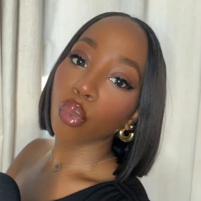 b0mbchell_'s profile picture. media personality & content girlie @socialgirlservs | ✍🏾: ft’d in Essence, MTV, TMZ, Complex, Buzzfeed, Yahoo, Revolt & more…