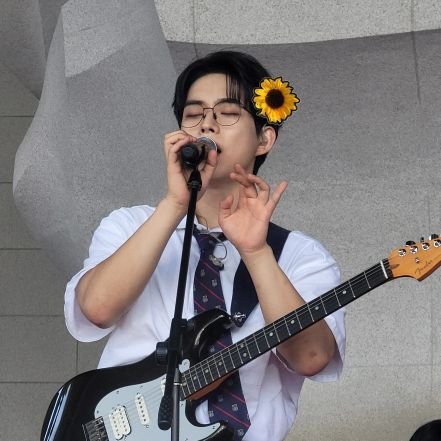 lucy_nwish's profile picture. 너에게 내 세상을 줄게