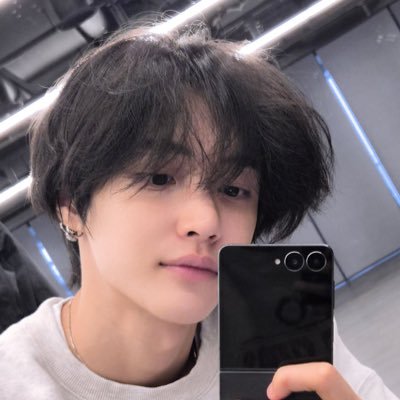 mbbinand's profile picture. Kembali menjadi cegil kpop