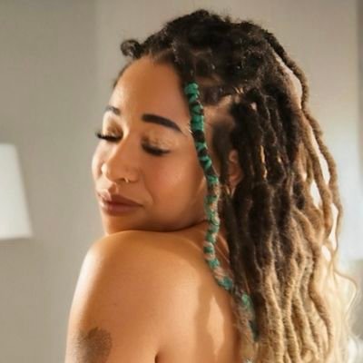 Soulfully_Soles's profile picture. 💫Hey Solemates, Welcome to a Magical Universe.