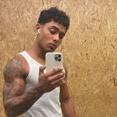 Lucaseduu695142's profile picture. 