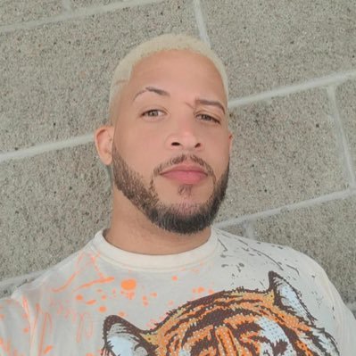 SexyleoNyc's profile picture. Cuban Boy living in New York ready to refresh your view with exciting hot content
follow me 
https://t.co/px9iEn7KaV