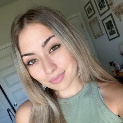 Emma123r3's profile picture. Stock market watcher | Trades, trends & tips | Turning data into profits.