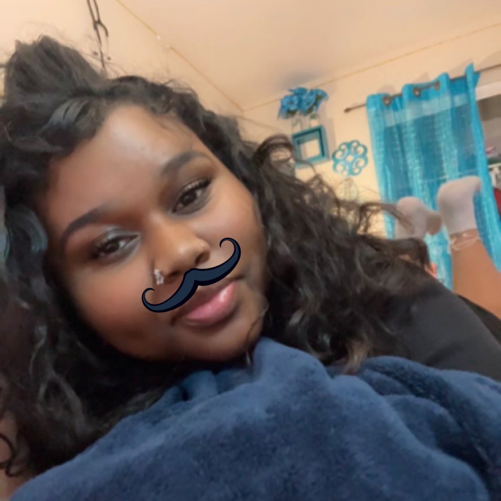 Lynn62577543325's profile picture. idk man hey tho