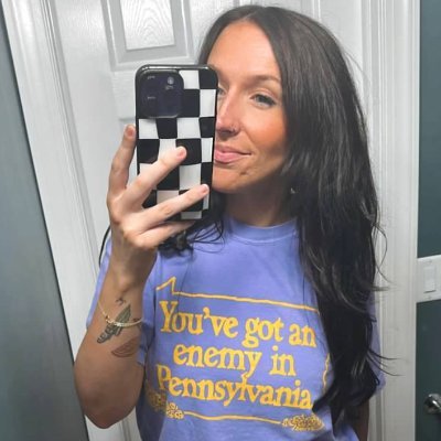 icourtneycries's profile picture. known crier, alleged sports fan.