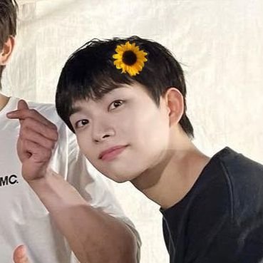 FiiiiirW's profile picture. ⭒*.✩.*⭒ 230428~ ⭒*.✩.*⭒ #루시