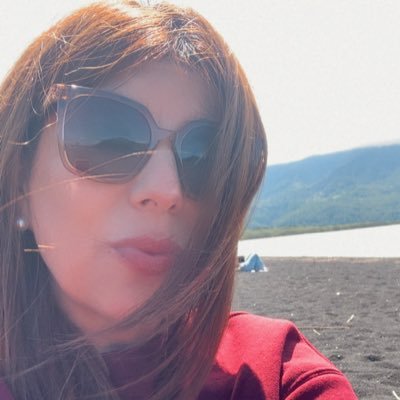 PongonotasK's profile picture. “En algún lugar debe haber un basural donde están amontonadas las explicaciones”