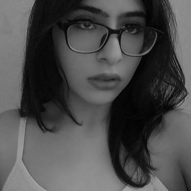 lesyehexsh's profile picture. گفت خانه ها در غیاب ساکنانشان خواهند مرد!
و سپس به قلبش اشاره کرد..