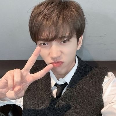 ProfsRomeo's profile picture. 𝟮𝟮𝟬𝟯𝟭𝟮 𝟴𝟭𝟭𝟴. Kristoforus A. Mallory【楊健】|  

I will protect you no matter what hardships come. Trust me, your 𝙍𝙤𝙢𝙚𝙤. 𝓡avenclaw security.