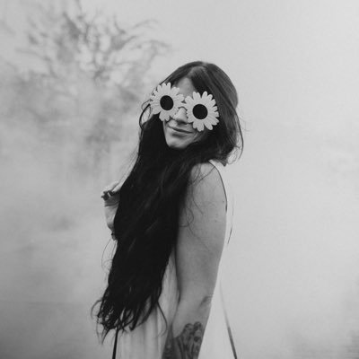 colieeexoxo's profile picture. probably thinking about mac and cheese cones from isle of berk.