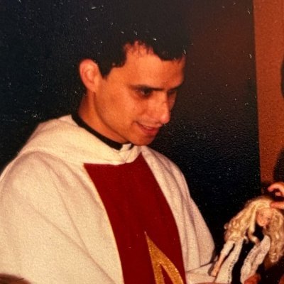 spinachiono's profile picture. observing chemistry here🧪