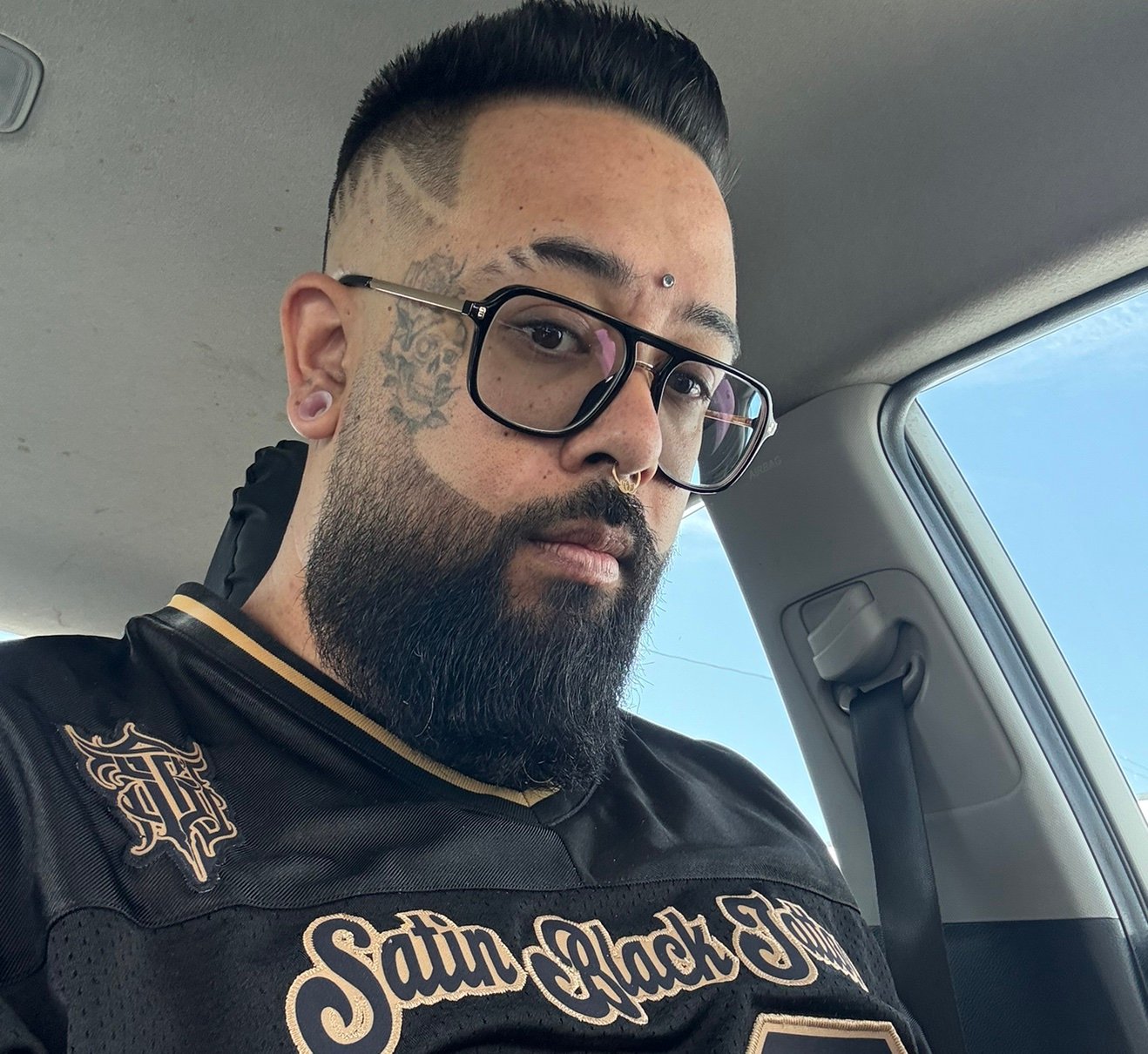 MementoArtistry's profile picture. 