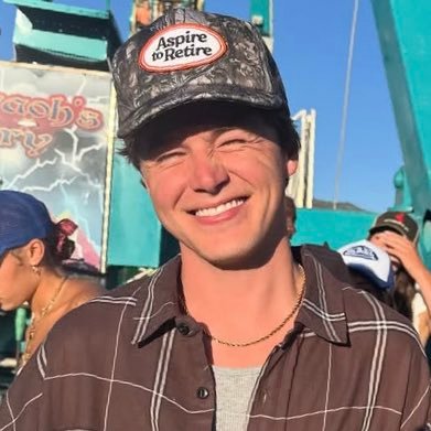 tracesnick's profile picture.