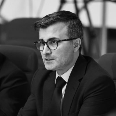 ruhavi's profile picture. director of @kurdishstudiesc + @kurdbarometer