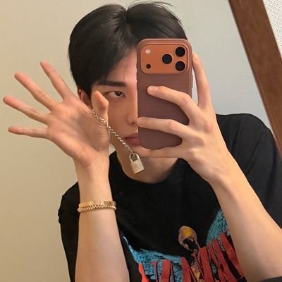 jinionek's profile picture. trash in the streets yeah i like to call em people, i don't wanna listen because they're all hypocritical | @staydaysix ♡ @to__wiki ♡ @agata1097 | 221123 270725
