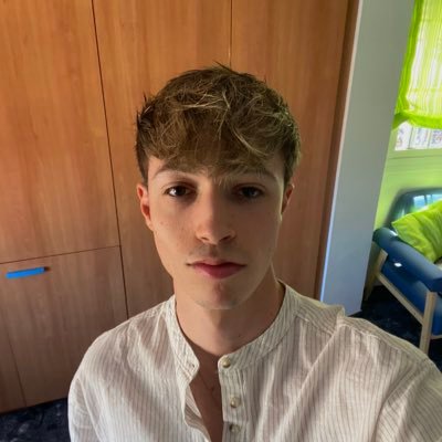 rubenbuenoo's profile picture. música, arte, Rosalía y comida