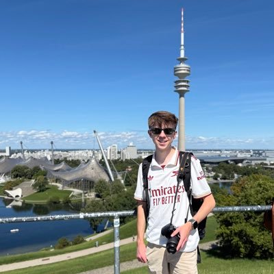 helloiamsamuel_'s profile picture. nineteen, undergrad, stocking shelves or travelling :)