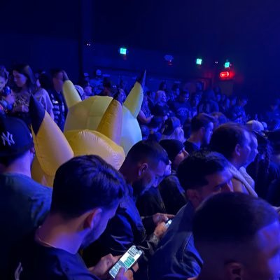 screwlooseee's profile picture. 