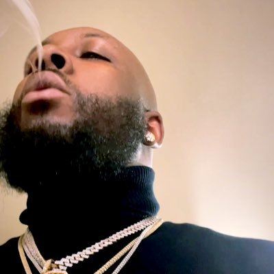 Wxggxvxllx's profile picture. ♊︎ ..…...╭∩╮(︶︿︶)╭∩╮ ♊︎ ╭∩╮(︶︿︶)╭∩╮ …….. ♊︎ 💰💰💰😎The Calm & The Storm 🌪️💯💯💯