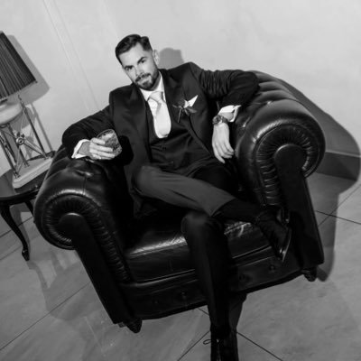 Dave_CashFlow's profile picture. 29yo | 7+ yrs in finance 📊 MBA 🐊 On the path to FIRE 🔥 | $20K+ PADI 💵 Growth & income investing • Real estate • Smart money habits