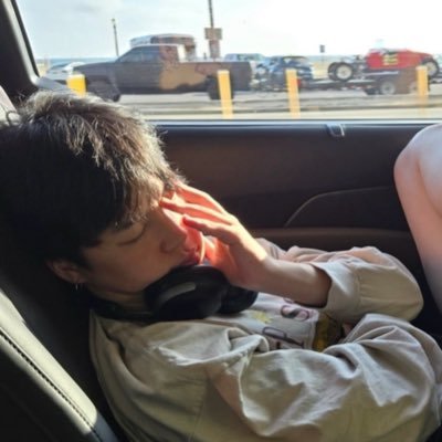 bananamanito's profile picture. now we’re so close that if he’s not around it feels empty.