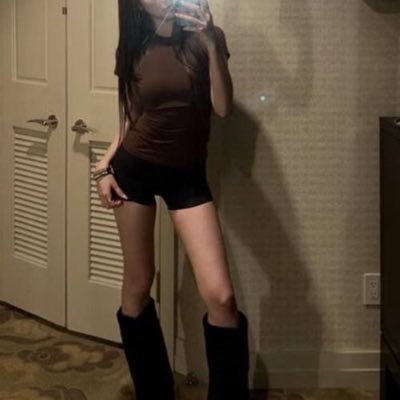 skinnydrxeams's profile picture. EDTWT ~ new account ~ 22 ~ new beginnings 💫 I strive for feeling my best, inside & out 🤍 positivity only! gw1: 58 gw2:53 gw1: 48 ugw: 46