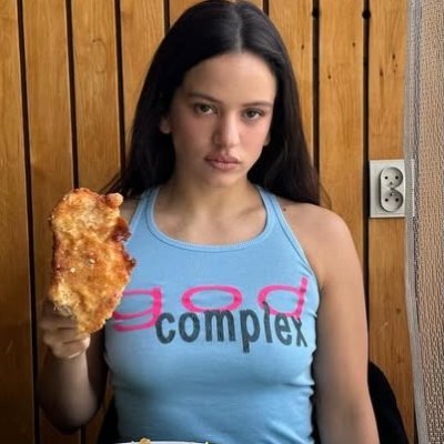 callmelile's profile picture. who cares?