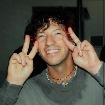 rebeccandnico's profile picture. 