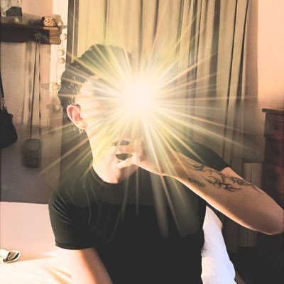 _aaleex__03's profile picture. hago drag y estudié ciencias // sin invierno no hay primavera // ig: @aaleex03__