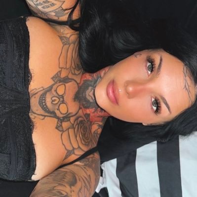 SarahJessixa's profile picture. Spicy site below.