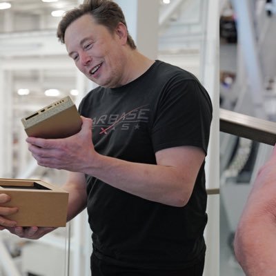 kia020923's profile picture. 🚀| Spacex •CEO •CTO 🚔| Tesla •CEO and Product architect  🚄| Hyperloop • Founder  🧩| OpenAl • Co-founder