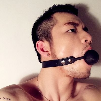 ASongASong0000's profile picture. 恋物癖.视觉控🖤皮鞋丝袜正装🖤皮革.乳胶.高弹.连体紧身.球鞋🖤粗口.声控.网调🖤反差 gooner🖤拍照摄影