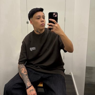 jhennyag15's profile picture. - O mundo está cheio de coisas óbvias que ninguém jamais observa