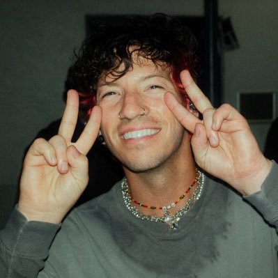 torchyjoobs's profile picture. 2014 clikkie|-/ || ers london, clancy london || fnaf enthusiast || phannie est 2013 || proud owner of josh dun’s joobs || no. 1 detective dun stan