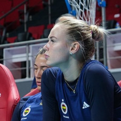 zytnbahcesii's profile picture. Maslow’un gözyaşları ,Türkün kalbi seninle atar.💛💙