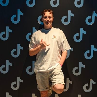 BearUnlucky_'s profile picture. Gamer At Heart
FPS Content Creator
Peripheral & Tech Enthusiast Content Creator
F1 Fan & Content Creator 
UK Based
Business Enquiries:- BearUnlucky@gmail.com