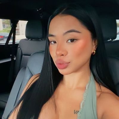 cindystran's profile picture. 444  | ✨ fan of the queen Cindy Tran.