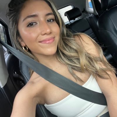 michimolinaa's profile picture. Libertad, Dios, Familia #provida | Ciencia Política 🇬🇹 Economía de la Escuela Austriaca 🗽