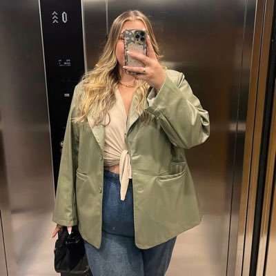 AlexanderM38454's profile picture. l'llcash app 30 people $10,000 to $100that can spell a girl name start with T and end with A Reply with answer and your cash app tag💰