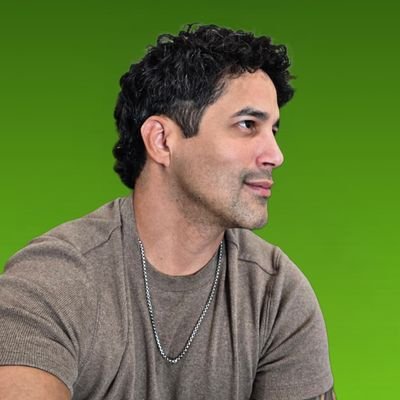 RubenPrez's profile picture. Storyteller. Coffee Lover. Accountant. Android. Movies/Shows. Random Pictures.