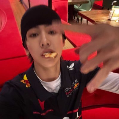 cmztxt's profile picture. i make them famous, i call that fashion.