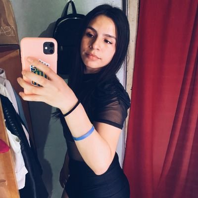 brisapaaz18's profile picture. De rosario y de central 🇺🇦⚔️