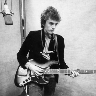 aborelli24's profile picture. 